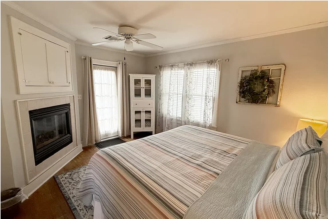 Cozy King Bedroom & Fireplaces